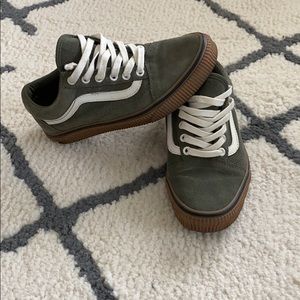Suede hunter green and gum bottom vans